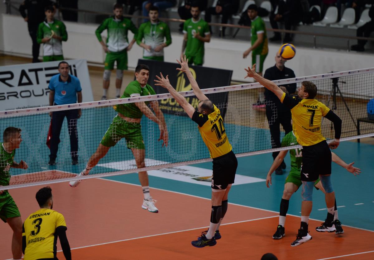 Voleybol: AXA Sigorta Efeler Ligi